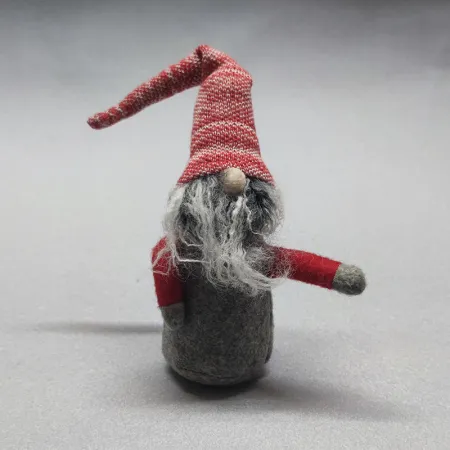 46 krasnalek szary 15 cm